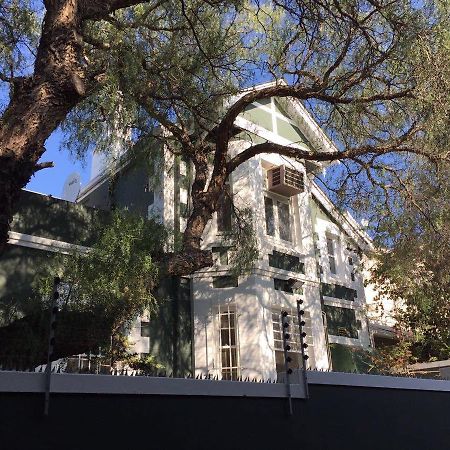 Wanderlust Backpackers Pansiyon Cape Town Dış mekan fotoğraf